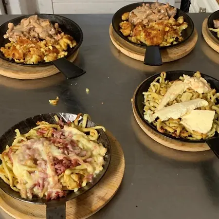 Maison Carmen - Restaurant , Meuble De Tourisme, 3*