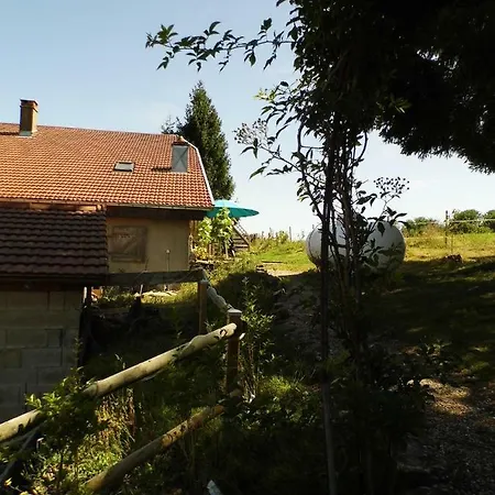 Maison Carmen - Restaurant , Meuble De Tourisme, ゲストハウス 3*