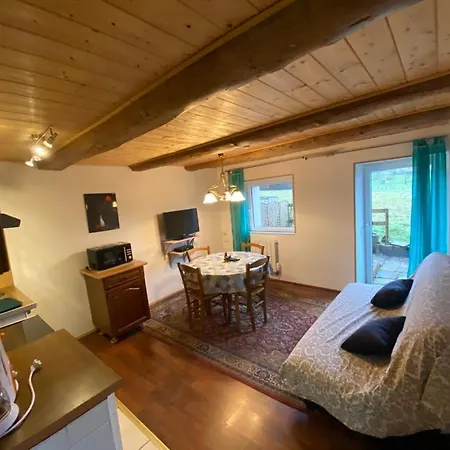 ゲストハウス Maison Carmen - Restaurant , Meuble De Tourisme,