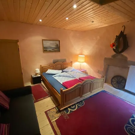 Maison Carmen - Restaurant , Meuble De Tourisme, Vendégház