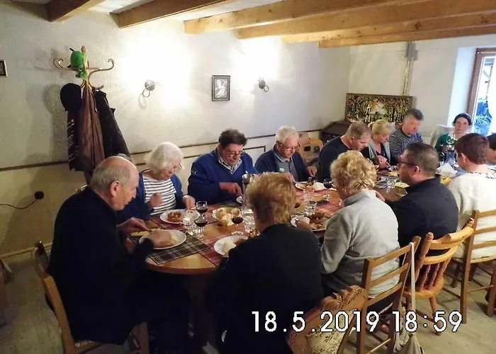 Maison Carmen - Restaurant , Meuble De Tourisme,