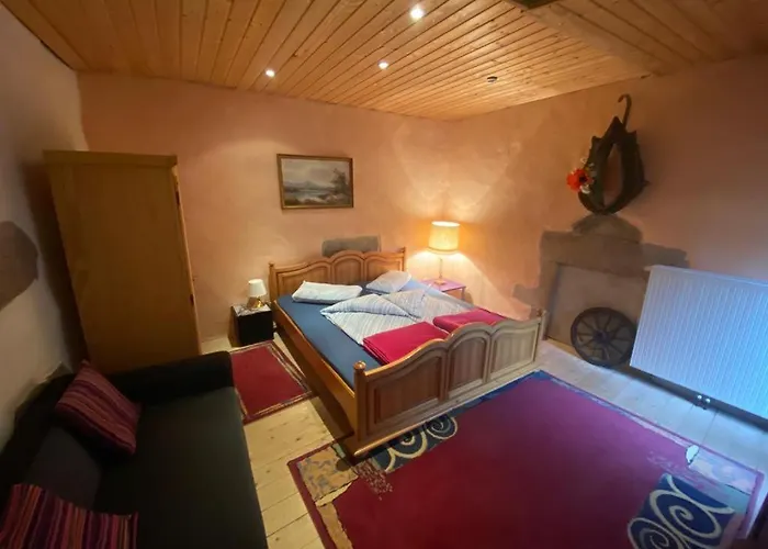 Maison Carmen - Restaurant , Meuble De Tourisme, Гостевой дом